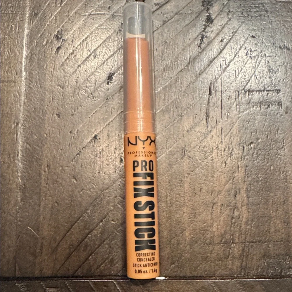 NYX Pro Fix Stick in CCS11 Cinnamon. New, never opened. .05oz